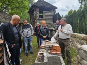 6ee9599b-eecc-41d9-952e-98691219b4d0